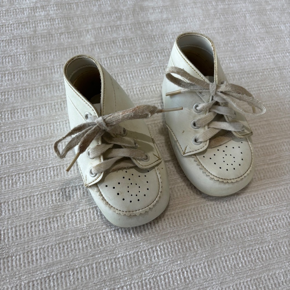 Vintage White Leather Baby Walking Shoes High Top Perforated Lace Up Soft Sole